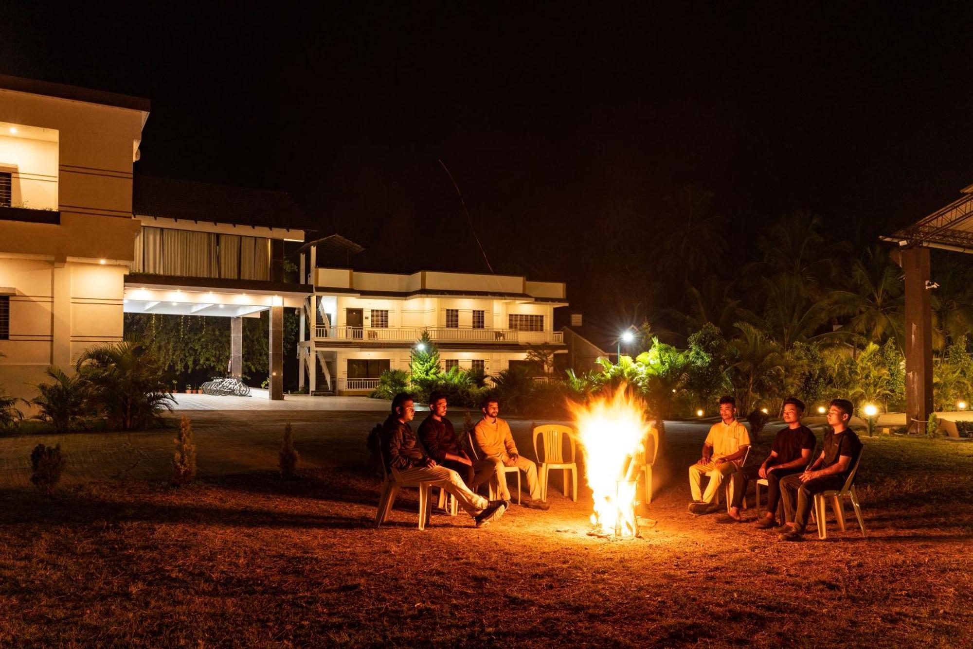 Mastiff Select Terrain Dandeli Hotell Eksteriør bilde
