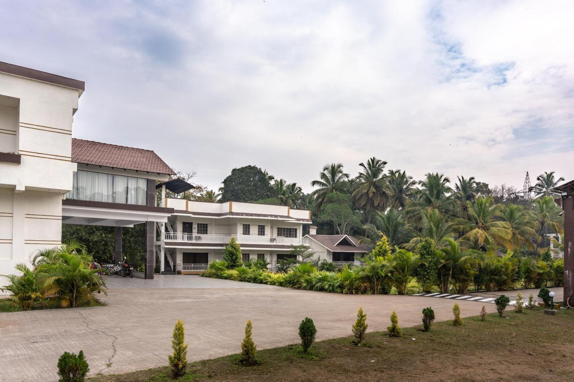 Mastiff Select Terrain Dandeli Hotell Eksteriør bilde
