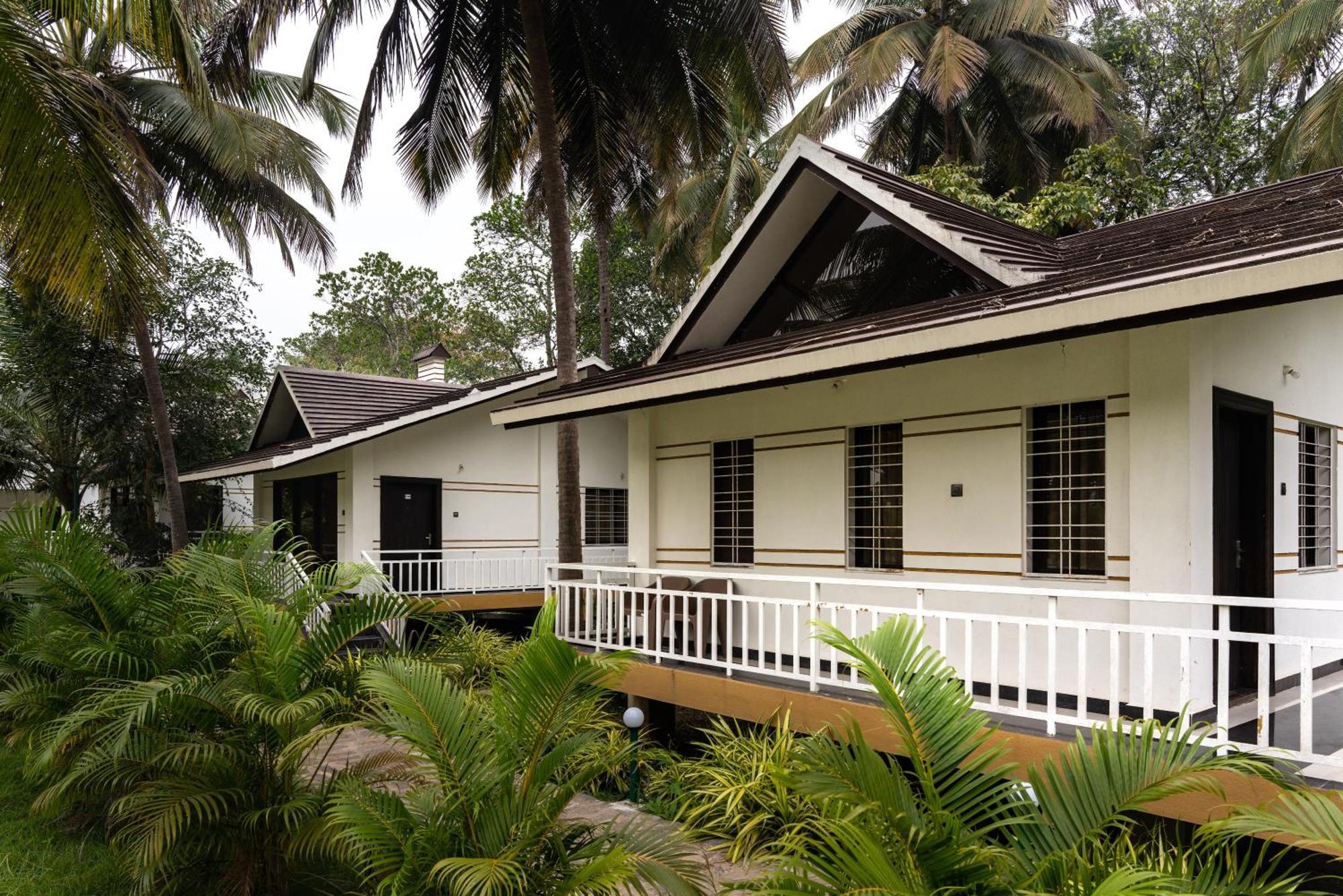 Mastiff Select Terrain Dandeli Hotell Eksteriør bilde